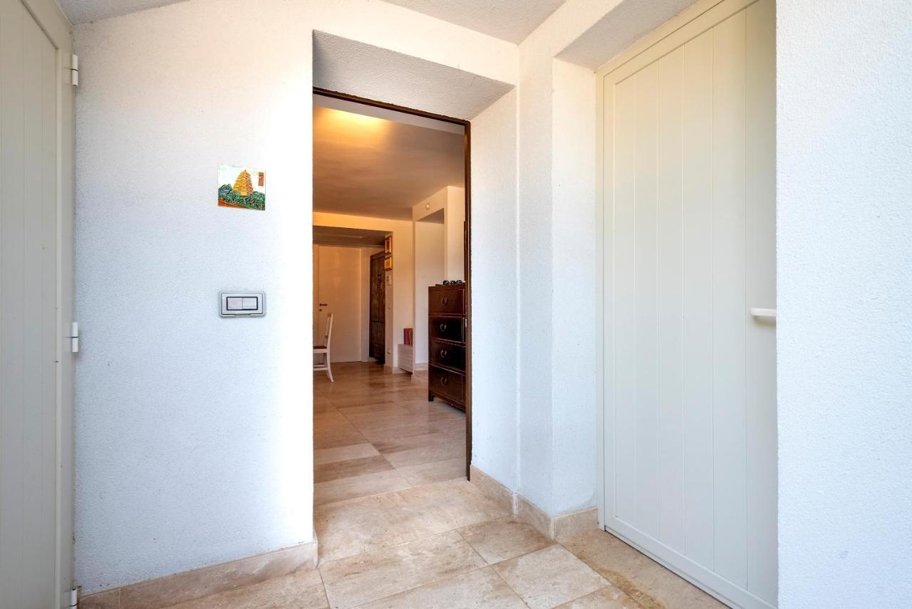 Charming Seafront Apartment With Garden And Patio Fertilia Bagian luar foto