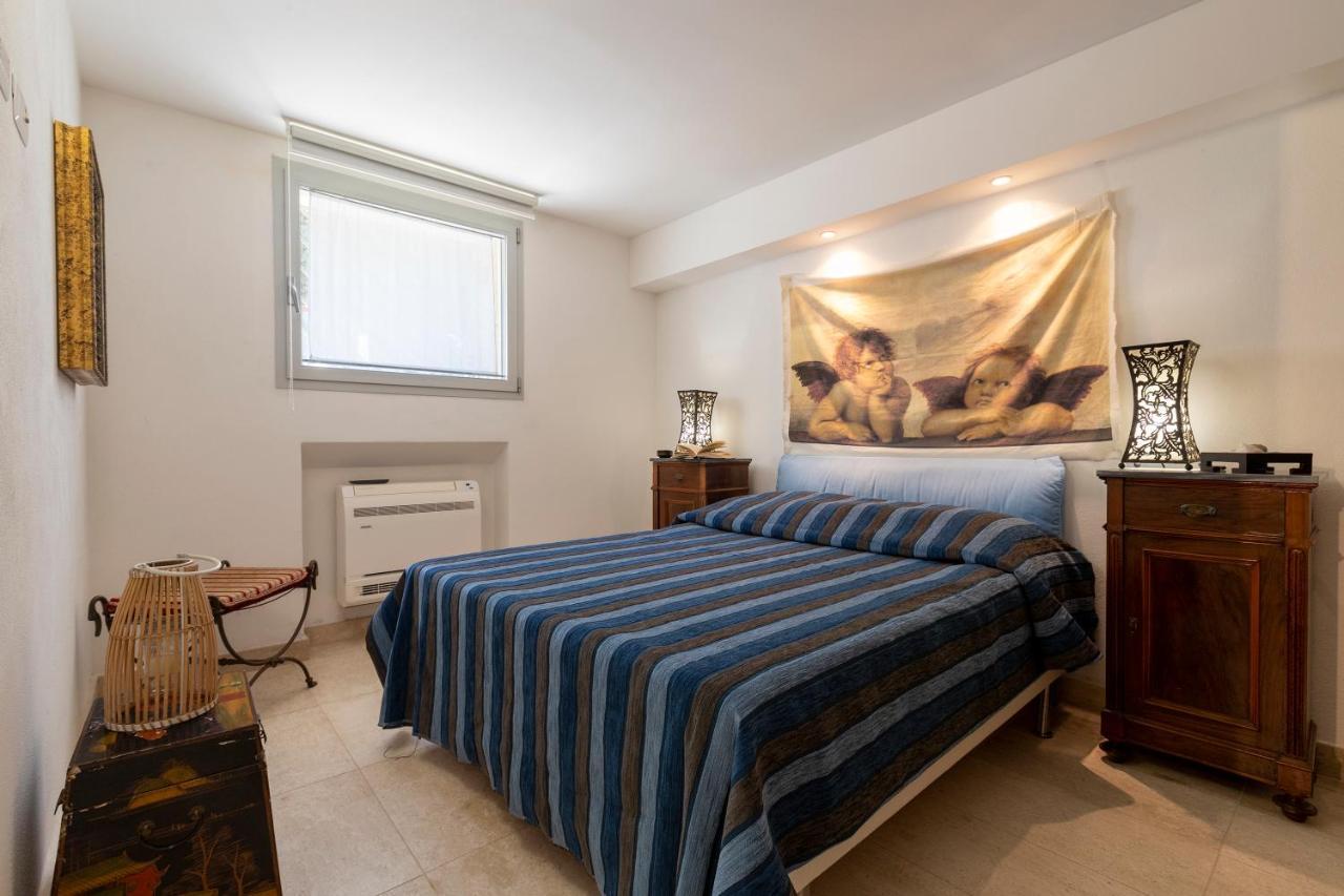 Charming Seafront Apartment With Garden And Patio Fertilia Bagian luar foto